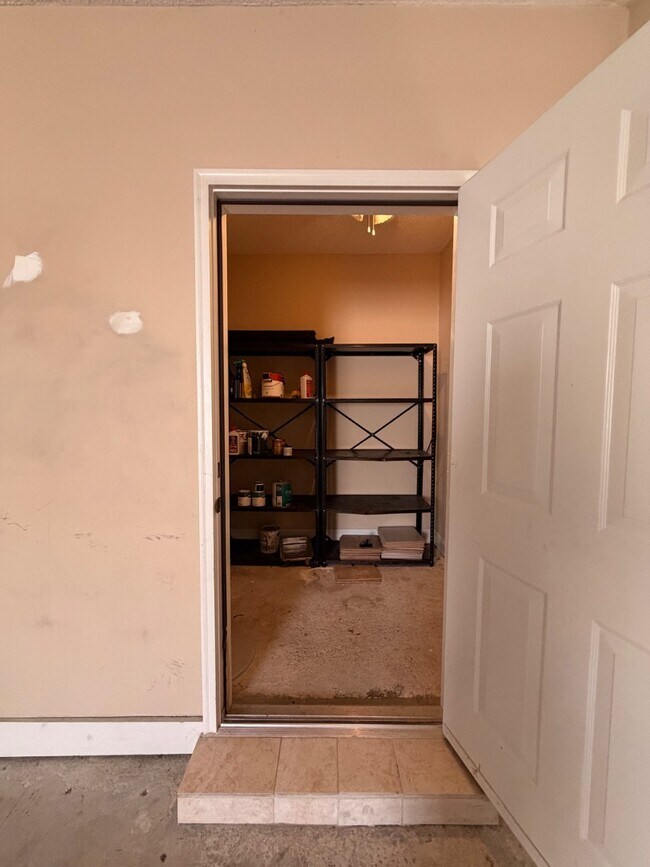Building Photo - 9342 Wrens Way
