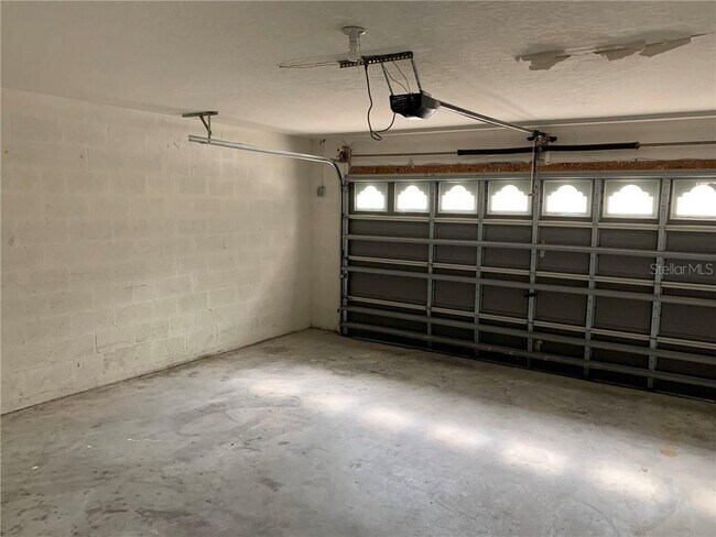 Building Photo - 10436 Frog Pond Dr