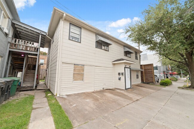 Building Photo - 3705 Mandell St