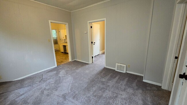 Building Photo - 908 Lafond Ave