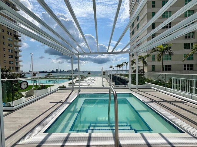 Building Photo - 770 Claughton Island Dr