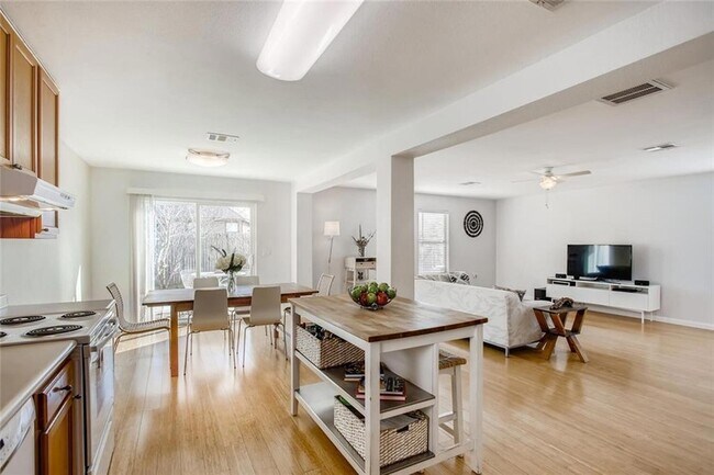 Building Photo - 8813 Winter Haven Rd