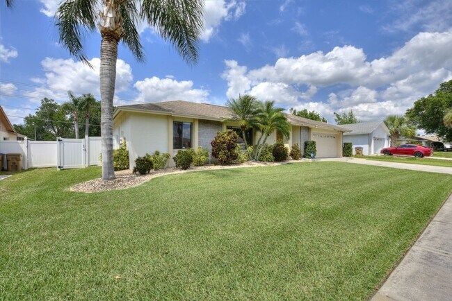 Building Photo - 7725 Indian Ridge Trail N