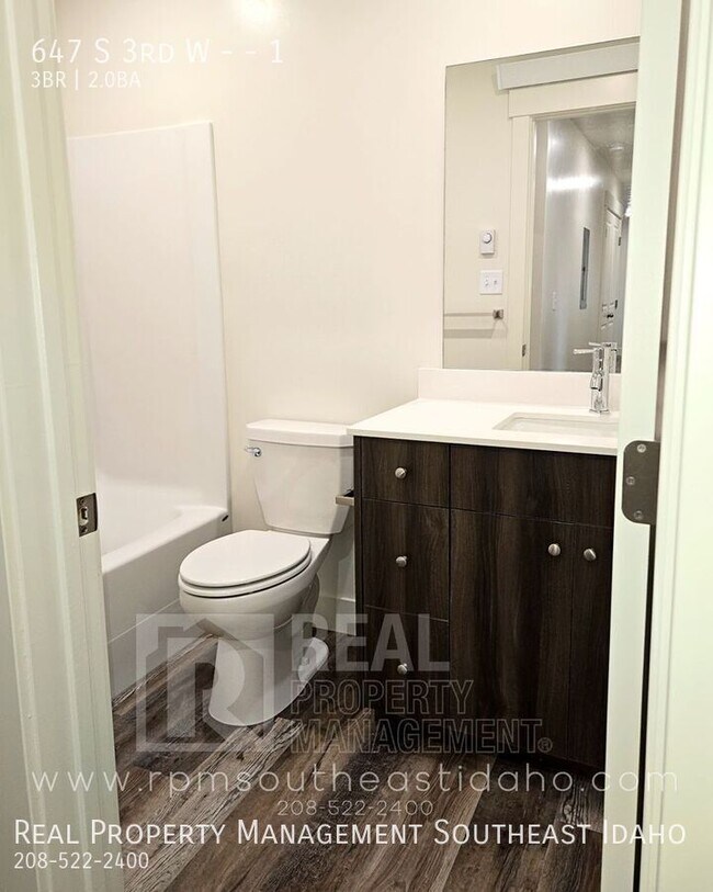 Building Photo - 647 S 3rd W