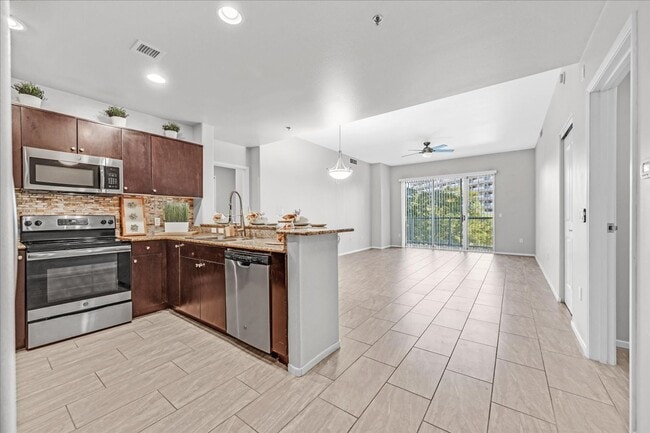 Building Photo - Gorgeous Condo at One Las Vegas!