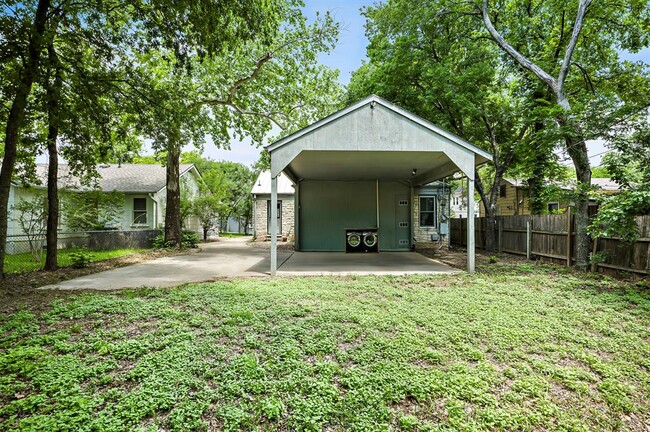 Building Photo - 407 Zennia St