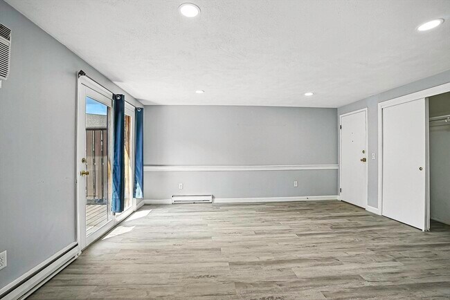 Building Photo - 8 Mayberry Dr