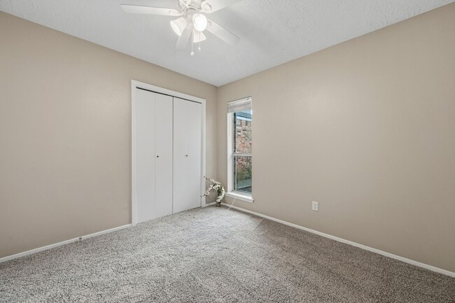 Building Photo - 17318 Broken Back Dr