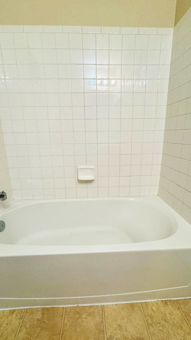 Building Photo - Fantastic NEWER Paint NEWER Carpet 2 Bed 2...