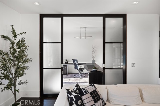 Building Photo - 4 Chandon