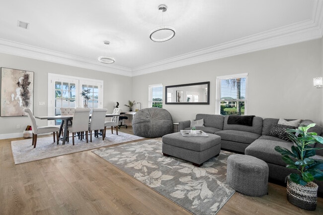 Building Photo - 9010 Gardens Glen Cir