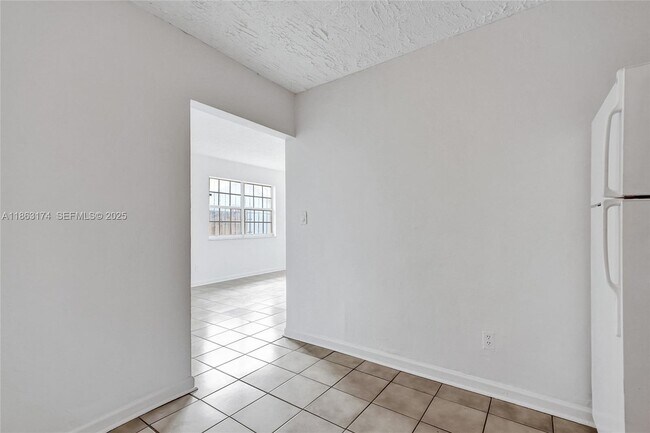 Building Photo - 2525 Superior St