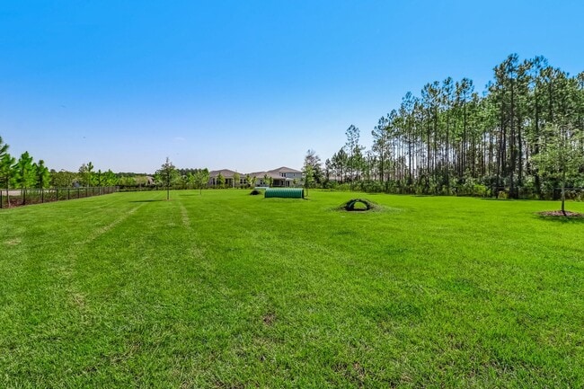 Building Photo - Spacious 3BR/3.5BA Home with Office & Reso...