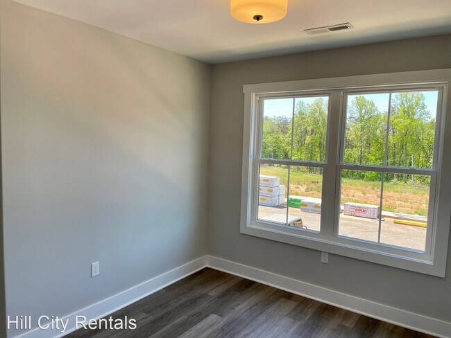 Building Photo - 3 br, 2.5 bath House - 122 Sunburst Villa ...