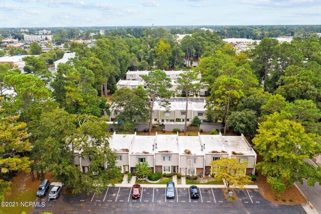 Building Photo - 420 Cobblestone Dr