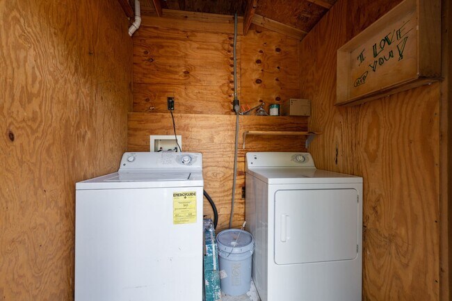 Building Photo - 5612 William Holland Ave