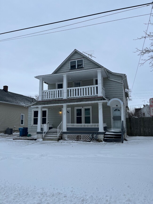 Building Photo - 1309 W 2nd St