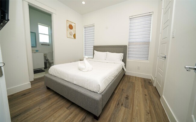 Building Photo - 4607 Edmund St