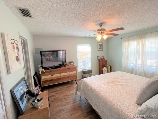 Building Photo - 802 Egret Ct