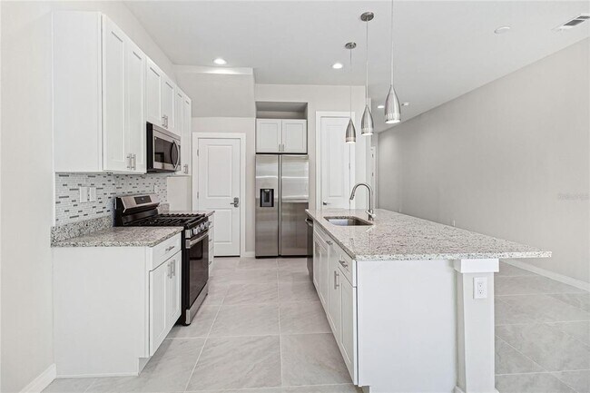 Building Photo - 7554 Sunflower Cir