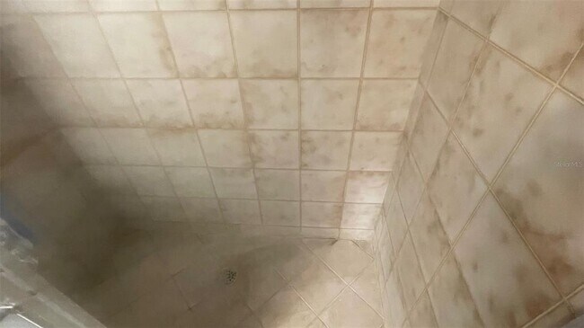 Building Photo - 2124 NE 58th St