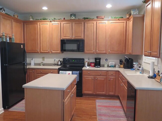 Building Photo - 3645 Edgemont Dr