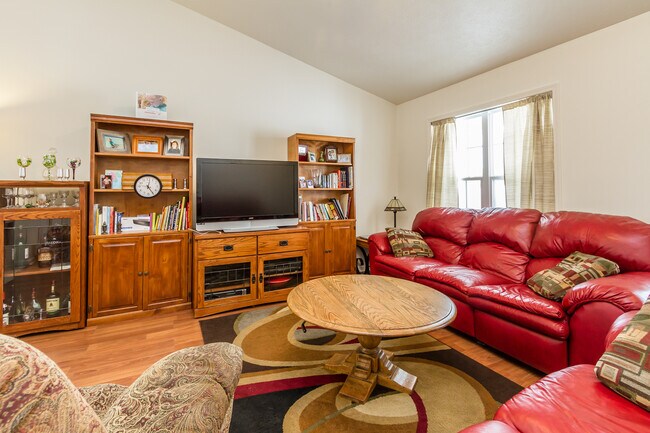 Building Photo - 35 Arthurian Way