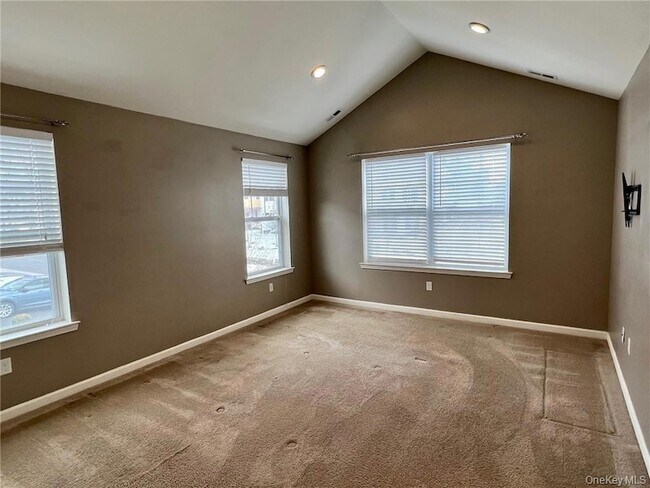 Building Photo - 95 Meadow View Dr