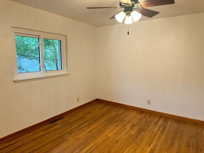 Building Photo - 1918/1920/1922 East 16th Street