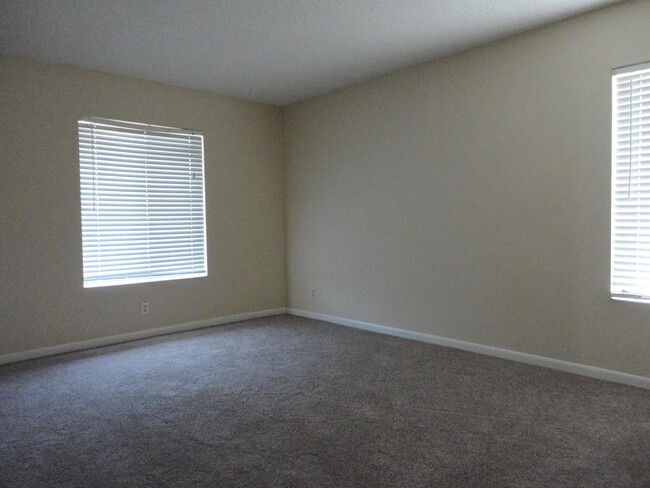 Building Photo - 617 Sea Pine Way
