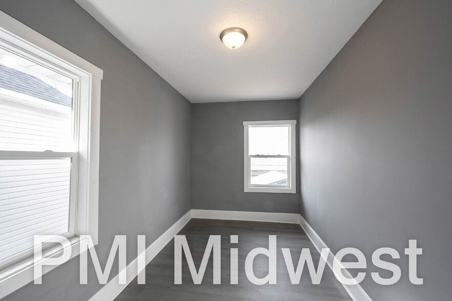 Building Photo - 22 N Euclid Ave