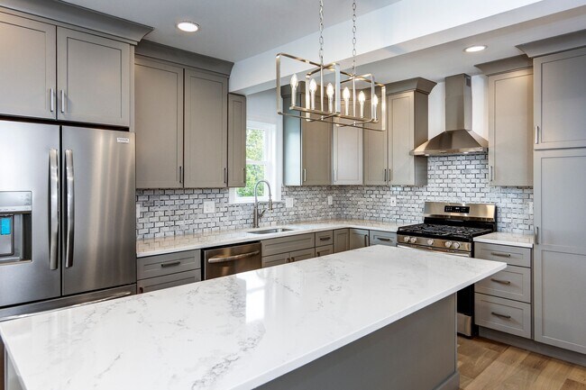 Building Photo - 13 Wilkins Ave