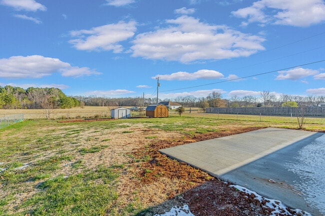 Building Photo - 1551 Ready Section Rd