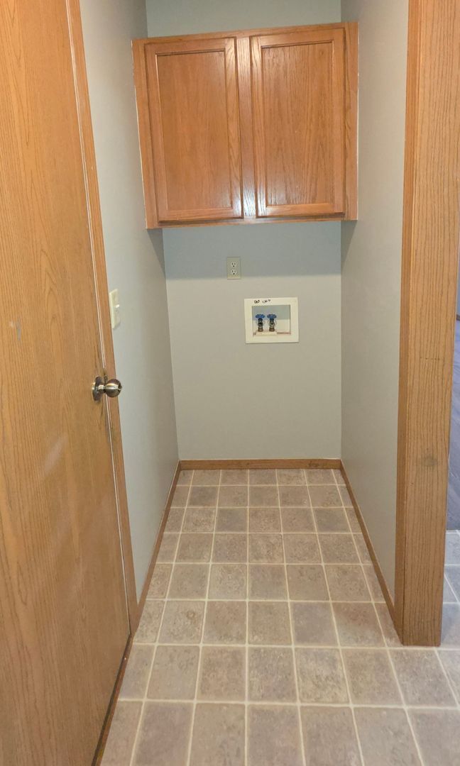 Building Photo - 3 Bedroom 2 Bath in Strafford on a corner lot for $1395!