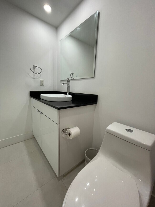 Building Photo - 1250 S Miami Ave