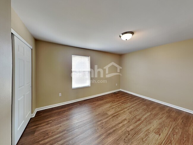 Building Photo - 10213 Waterford Ct