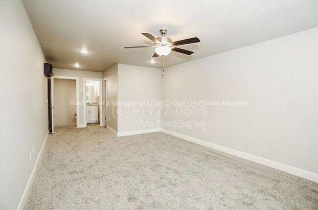 Building Photo - 1411 Sweetbriar Way