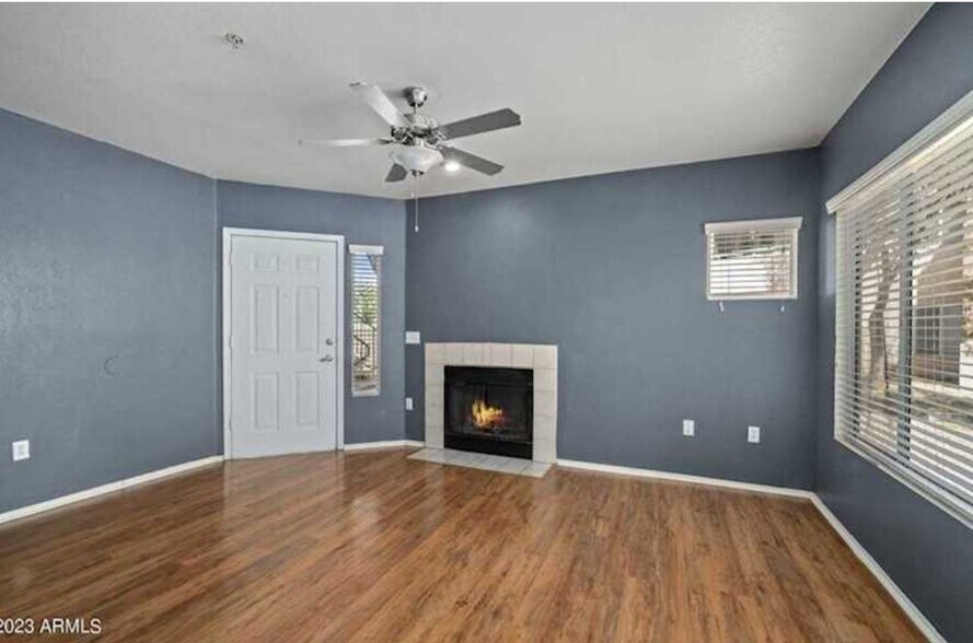 Building Photo - 1295 N Ash St