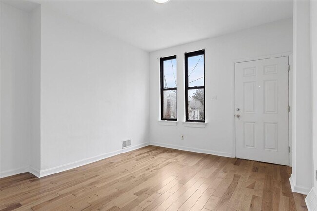 Building Photo - The B Street Flats – Modern Living in Pitt...