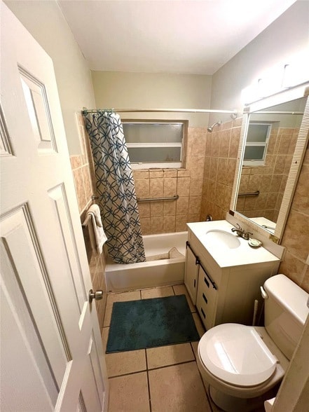 Building Photo - 725 Carolina Ave