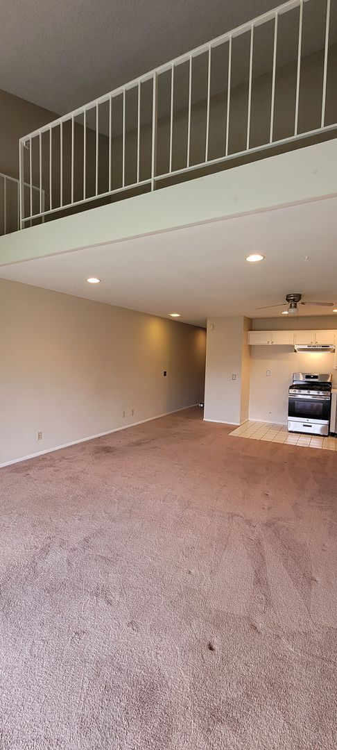 Building Photo - 3rd Floor Surfside III 2+2 Condo w/ Specta...