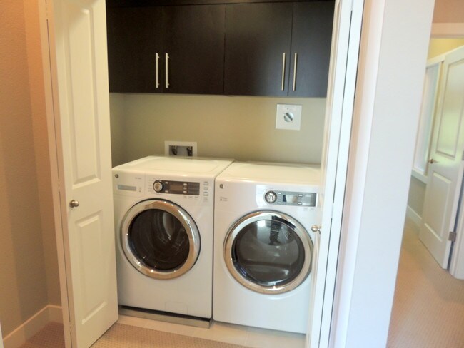 Building Photo - 412 Cole Ct