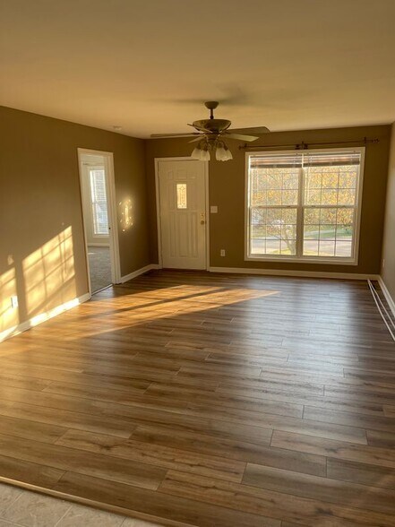 Building Photo - 828 Mulberry Dr