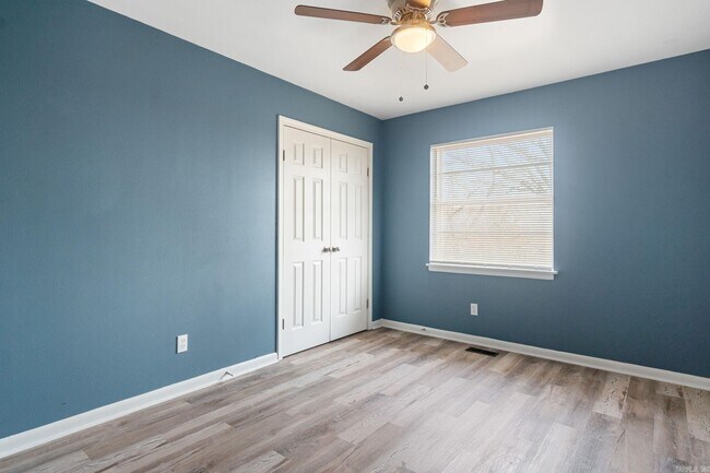 Building Photo - 5708 Alta Vista Dr