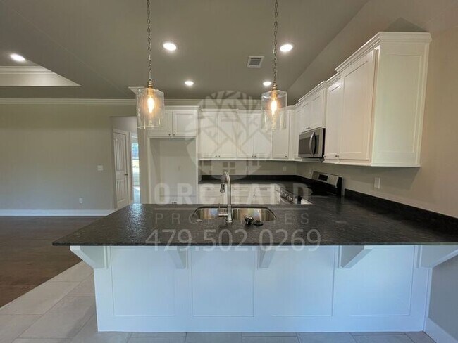Building Photo - Bella Vista- Single-Family Home- Sought After Creekwood Plan