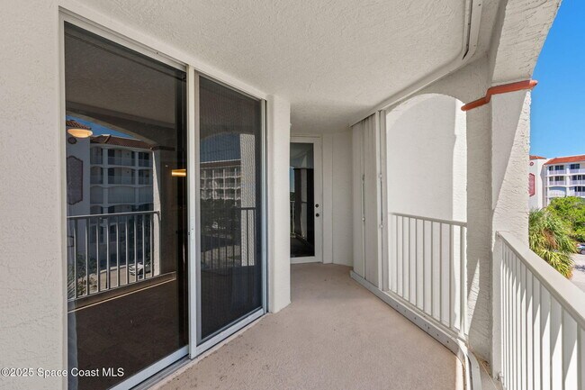 Building Photo - 800 Del Rio Way