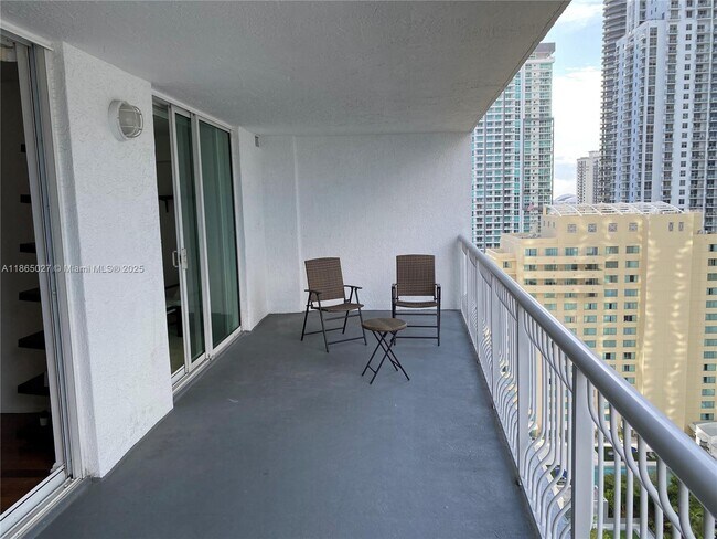 Building Photo - 1200 Brickell Bay Dr