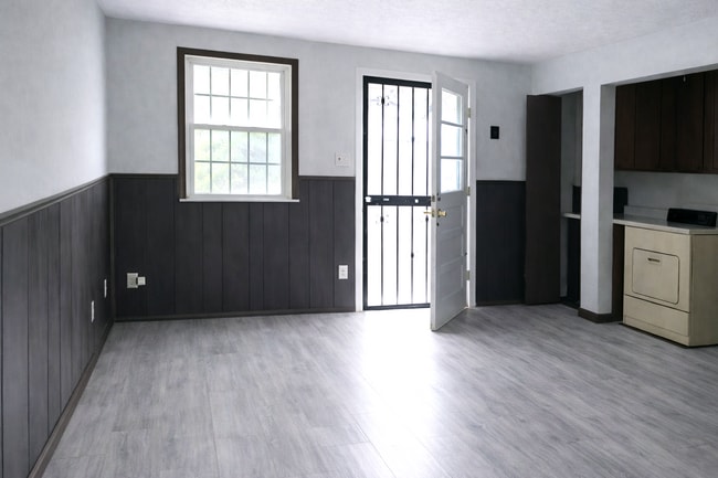 Building Photo - 2854 Merts Dr