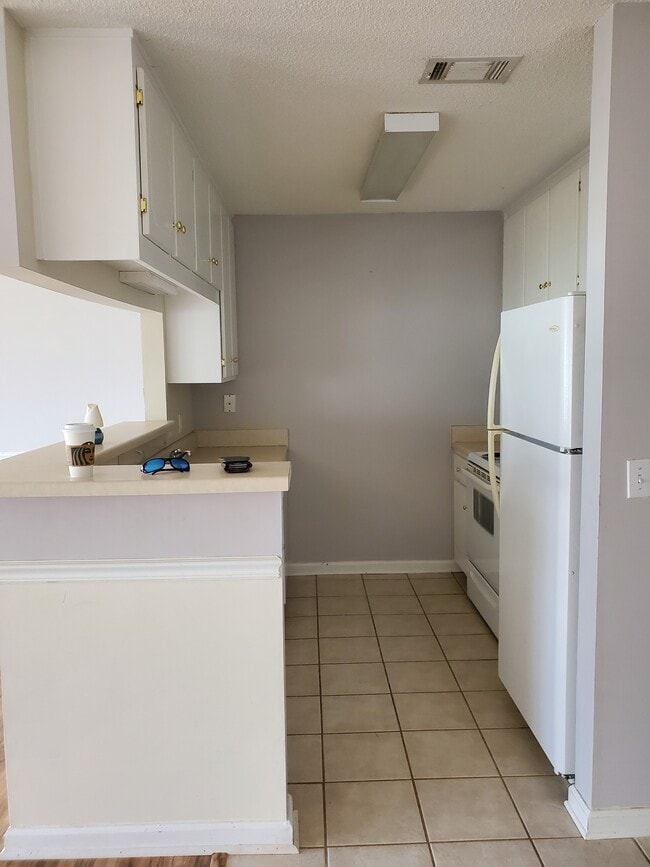 Building Photo - 169 N Spring View Dr