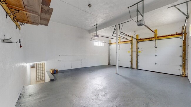 Building Photo - 36 Lorna Rd